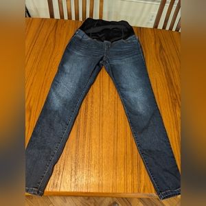 Ingrid and Isabel maternity jeans size 6/28r